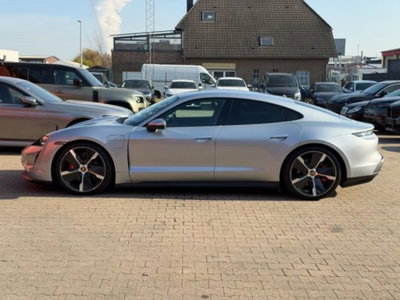 Porsche Taycan 4S (9)