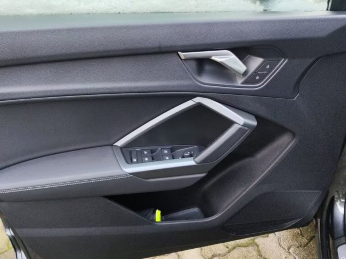 Audi Q3 Sportback 35 TDI quattro S tronic S line edition (3)