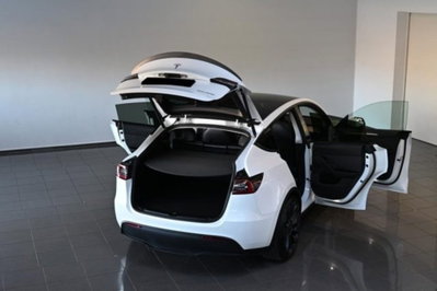 Tesla Model Y Performance awd (6)