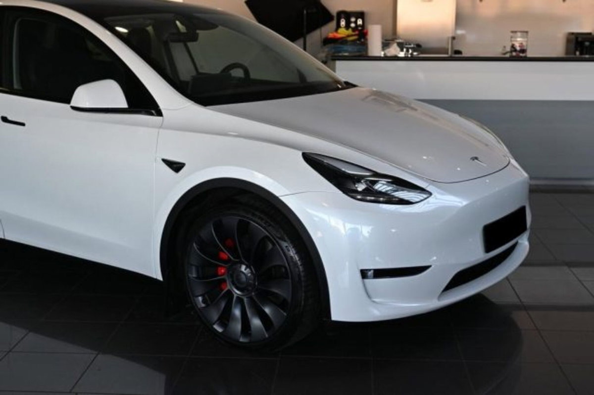 Tesla Model Y Performance awd (7)