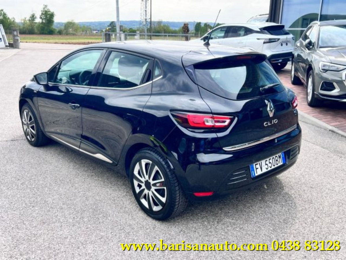 Renault Clio TCe 12V 75 CV 5 porte Moschino Zen (4)