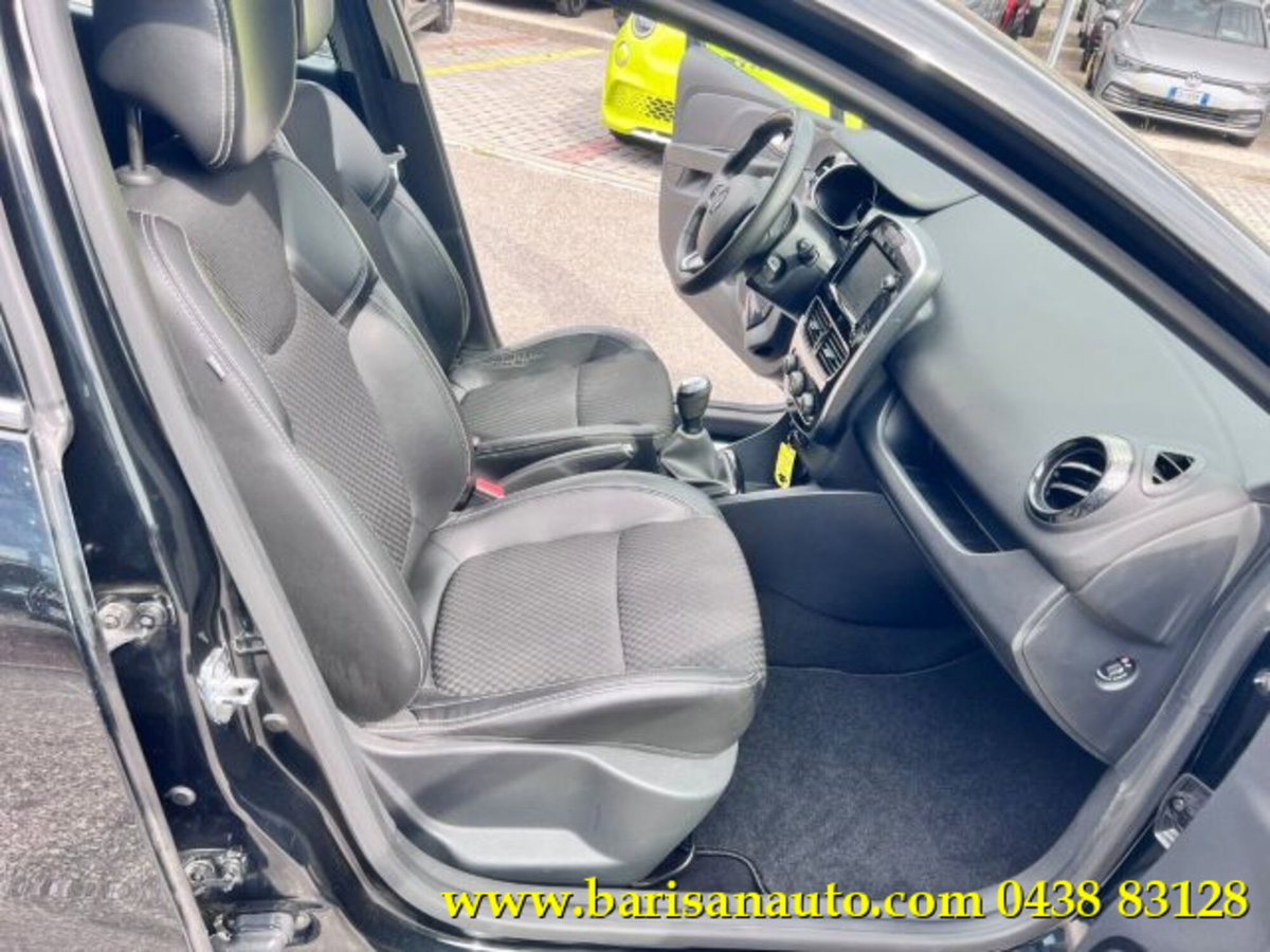 Renault Clio TCe 12V 75 CV 5 porte Moschino Zen (6)