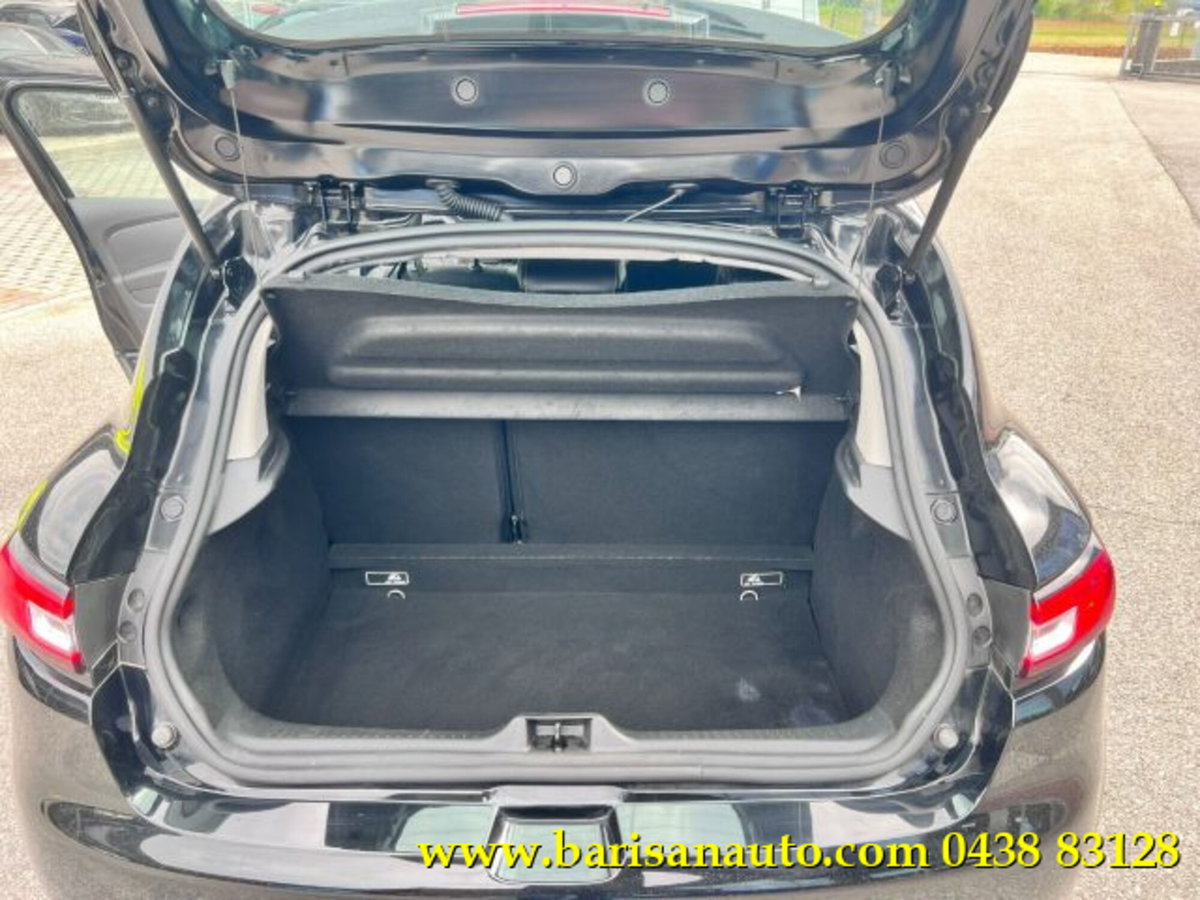 Renault Clio TCe 12V 75 CV 5 porte Moschino Zen (8)