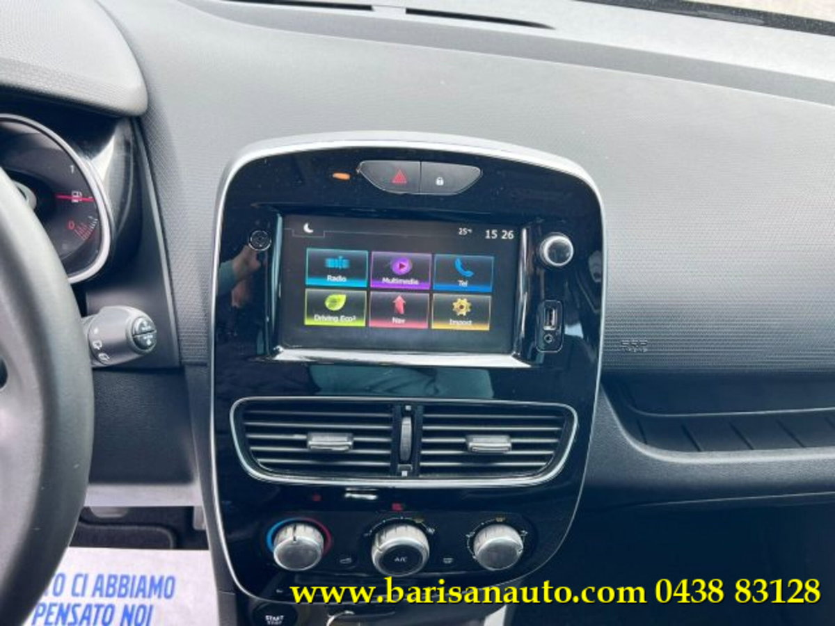 Renault Clio TCe 12V 75 CV 5 porte Moschino Zen (9)