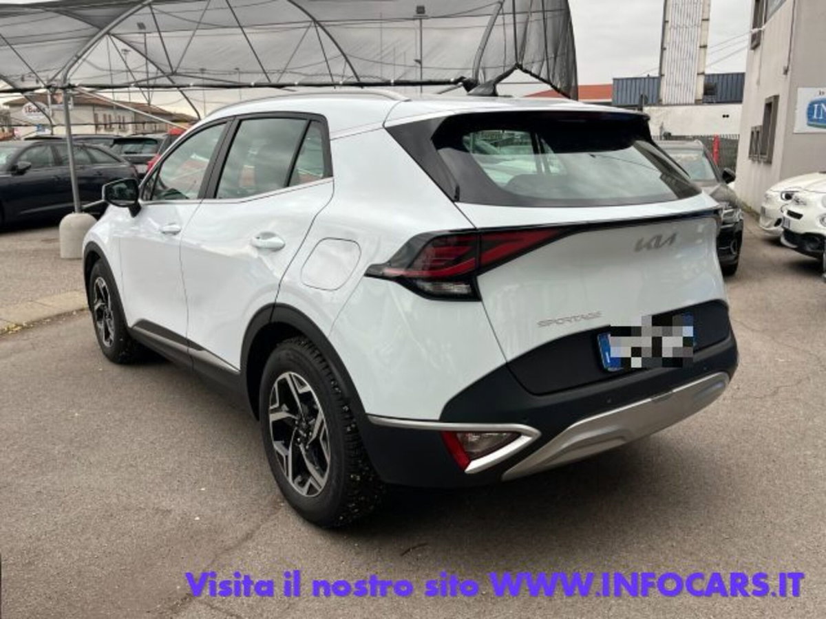 Kia Sportage 1.6 CRDi MHEV Business (4)