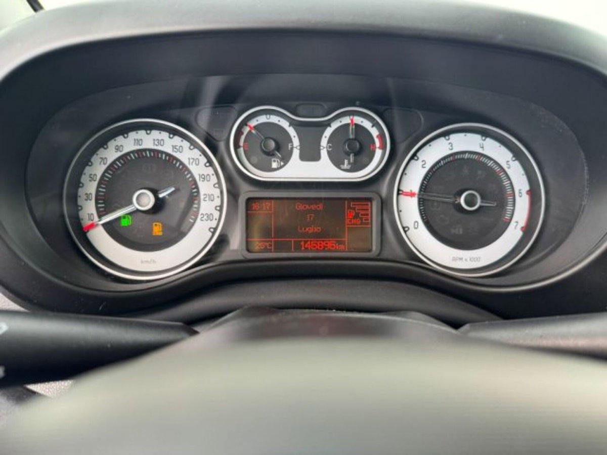 Fiat 500L 0.9 TwinAir Turbo Natural Power Lounge (13)