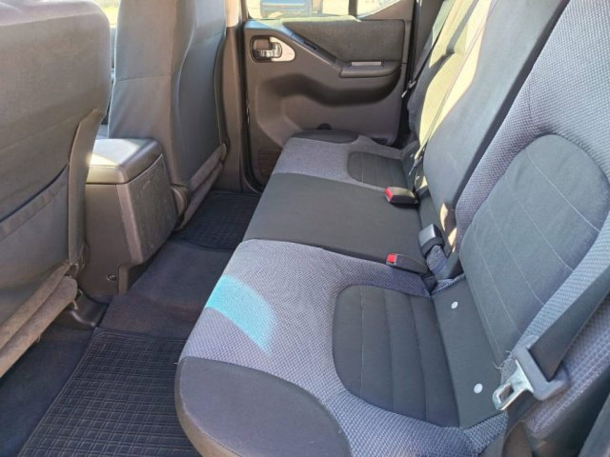 Nissan Navara 2.5 dCi 190CV 4 porte Double Cab LE Plus (9)