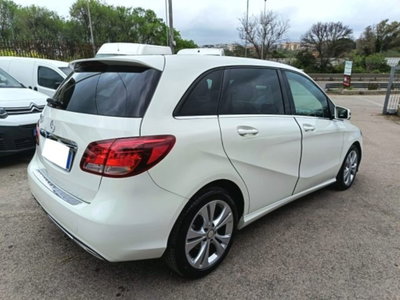 Mercedes-Benz Classe B 200 d Automatic 4Matic Sport (6)