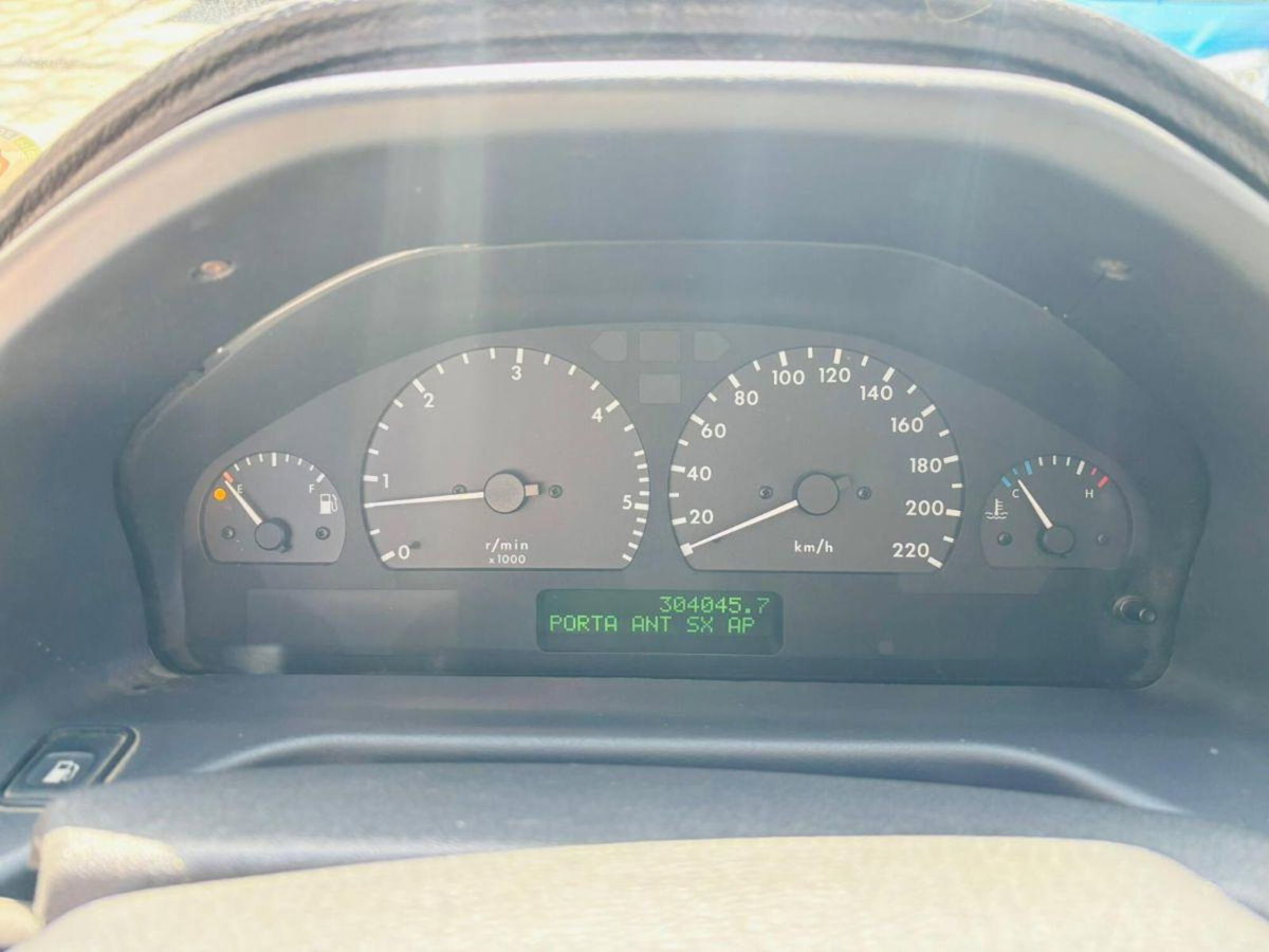 Land Rover Range Rover 2.5 turbodiesel 5 porte DT (13)