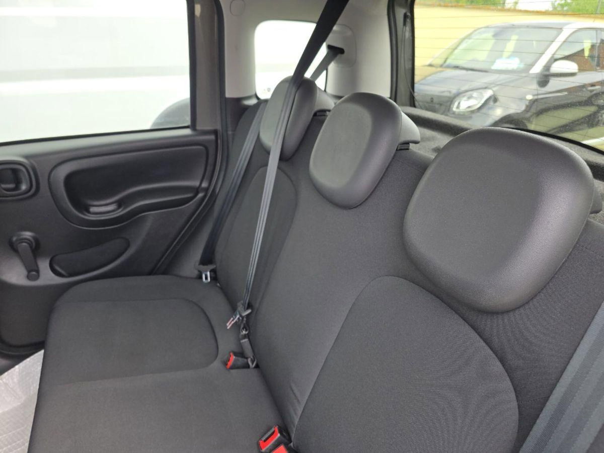 Fiat Panda 1.0 FireFly S&S Hybrid City Cross (13)