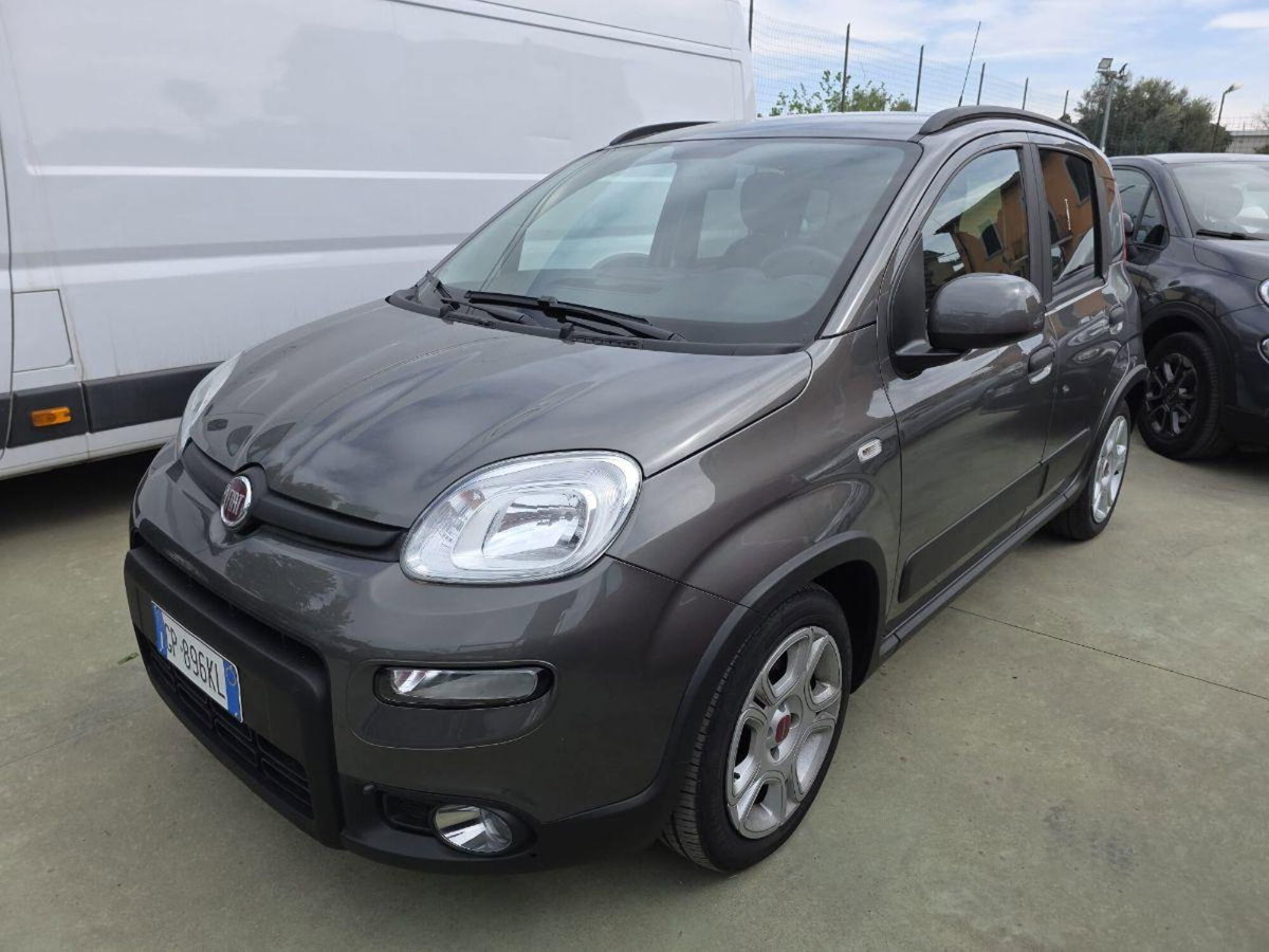 Fiat Panda 1.0 FireFly S&S Hybrid City Cross (2)