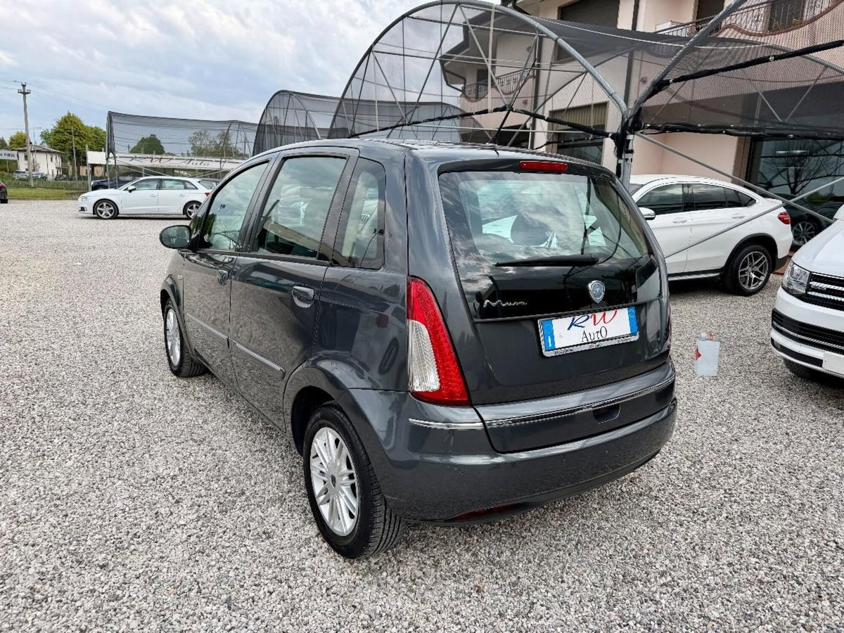 Lancia Musa 1.4 16V Diva (4)
