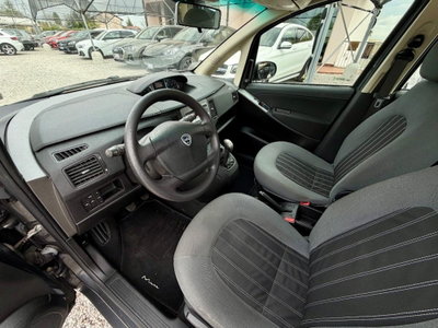 Lancia Musa 1.4 16V Diva (9)