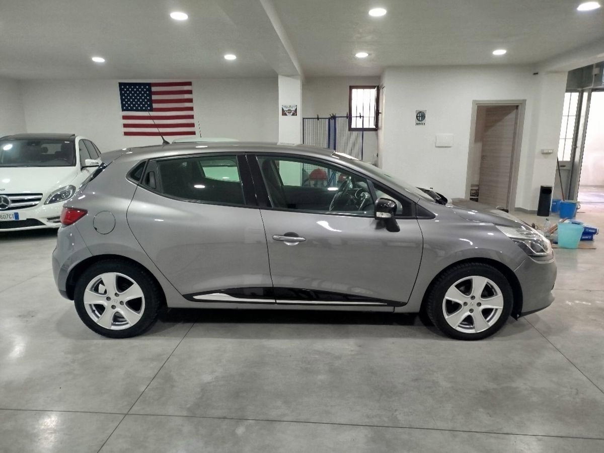 Renault Clio 1.5 dCi 8V 75CV Start&Stop 5 porte Live (4)