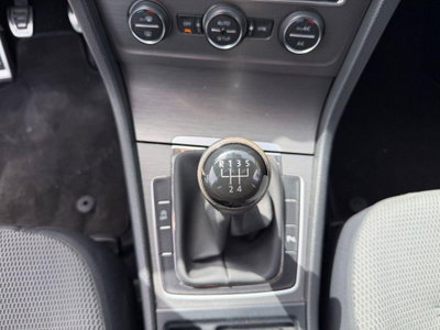 Volkswagen Golf 1.6 TDI 5p. Highline BlueMotion Technology (16)