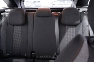 Peugeot 3008 PureTech Turbo 130 S&S EAT8 Active Pack (16)