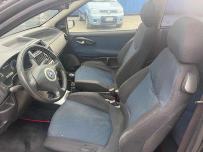 Fiat Punto 1.2i 16V cat 3 porte Sporting (5)