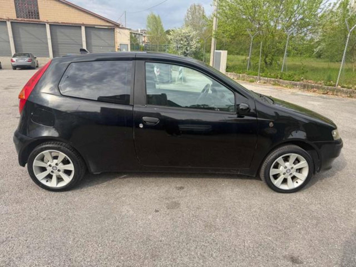 Fiat Punto 1.2i 16V cat 3 porte Sporting (7)