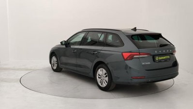 Skoda Octavia Station Wagon 2.0 TDI EVO SCR DSG Wagon Executive (3)
