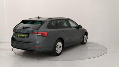Skoda Octavia Station Wagon 2.0 TDI EVO SCR DSG Wagon Executive (5)