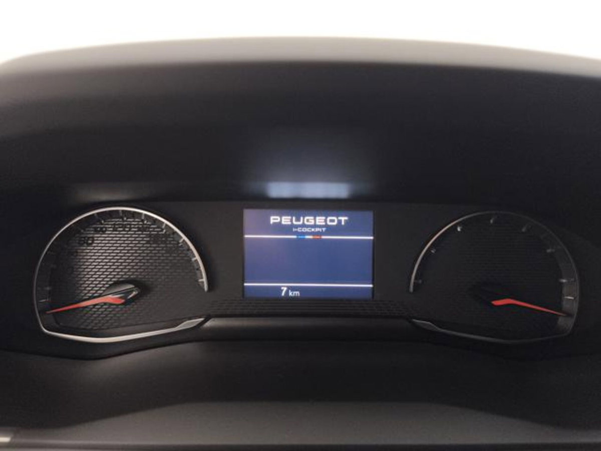 Peugeot 2008 1.2 puretech Style s&s 100cv (14)