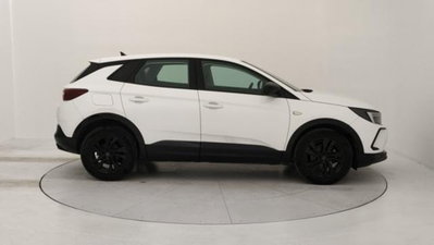 Opel Grandland 1.2 GS s&s 130cv (6)