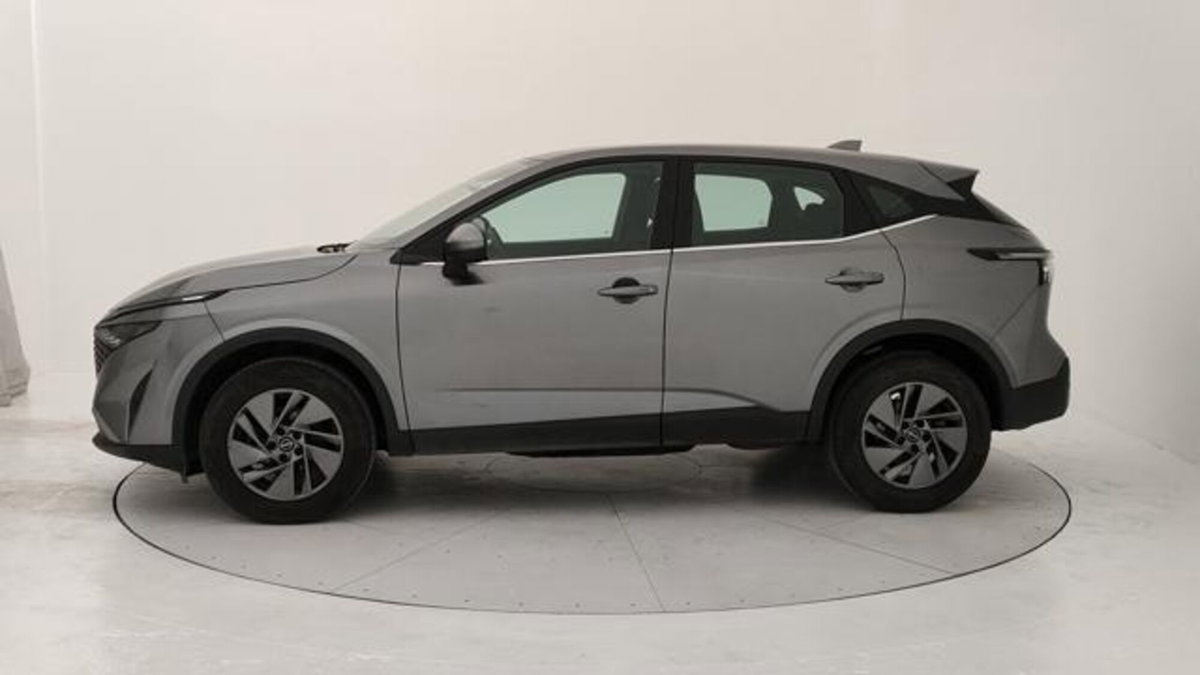 Nissan Qashqai 1.3 mhev Acenta 2wd 140cv (2)