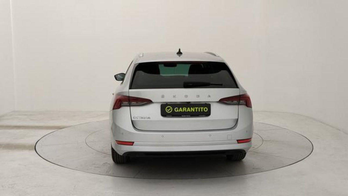 Skoda Octavia Station Wagon 2.0 TDI EVO SCR 150 CV DSG 4x4 Wagon Style (4)
