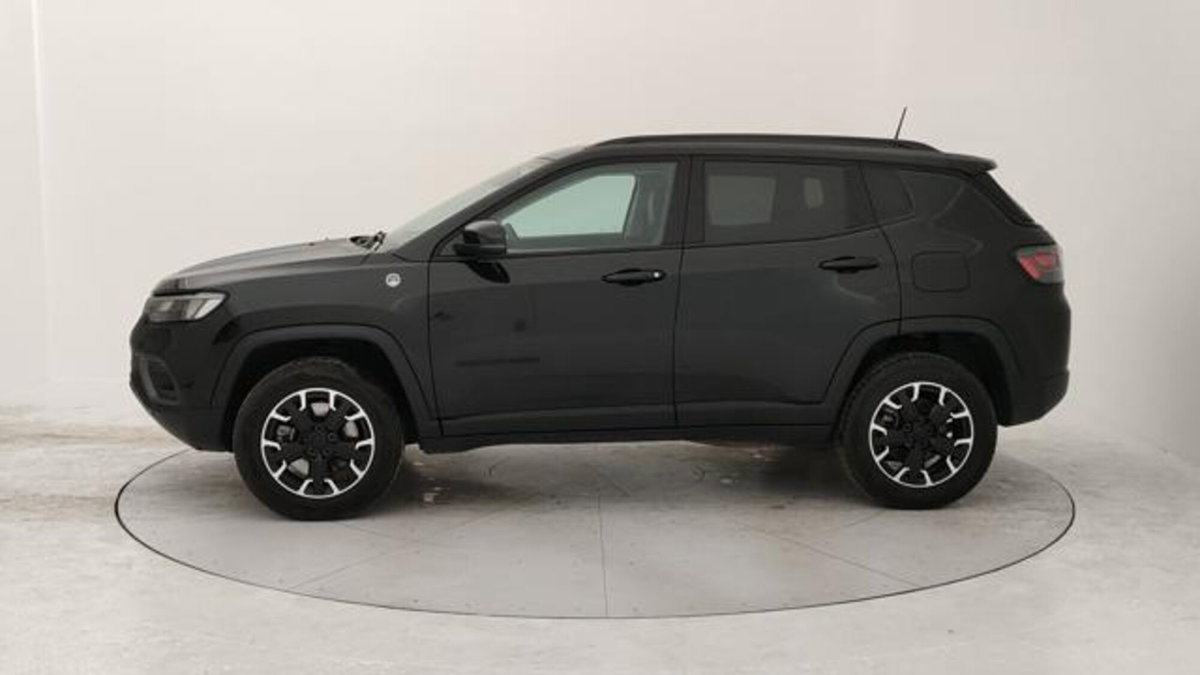 Jeep Compass 1.3 turbo t4 phev Trailhawk 4xe auto (2)