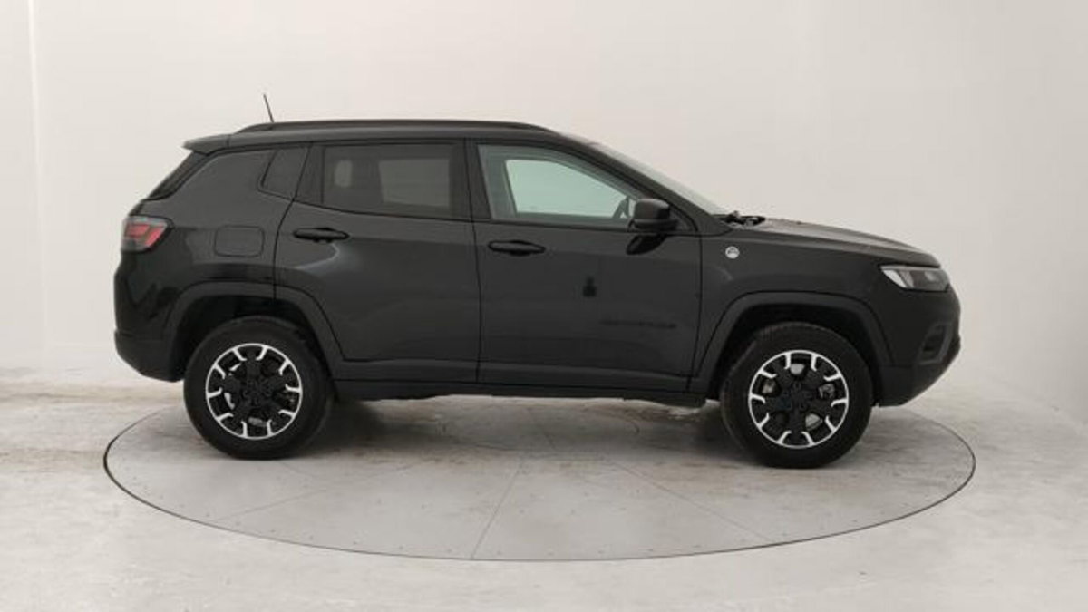 Jeep Compass 1.3 turbo t4 phev Trailhawk 4xe auto (6)