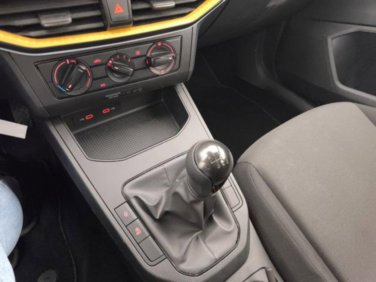 SEAT Ibiza 1.0 TGI 5 porte Reference (18)