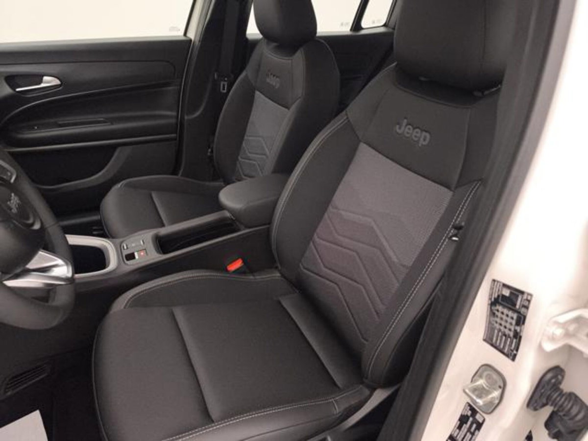 Jeep Avenger 1.2 turbo e-hybrid mhev Altitude fwd 110cv edct6 (11)