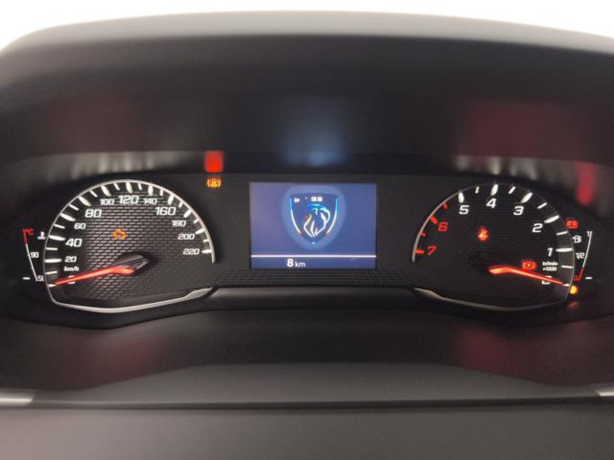 Peugeot 2008 1.2 puretech Style s&s 100cv (13)