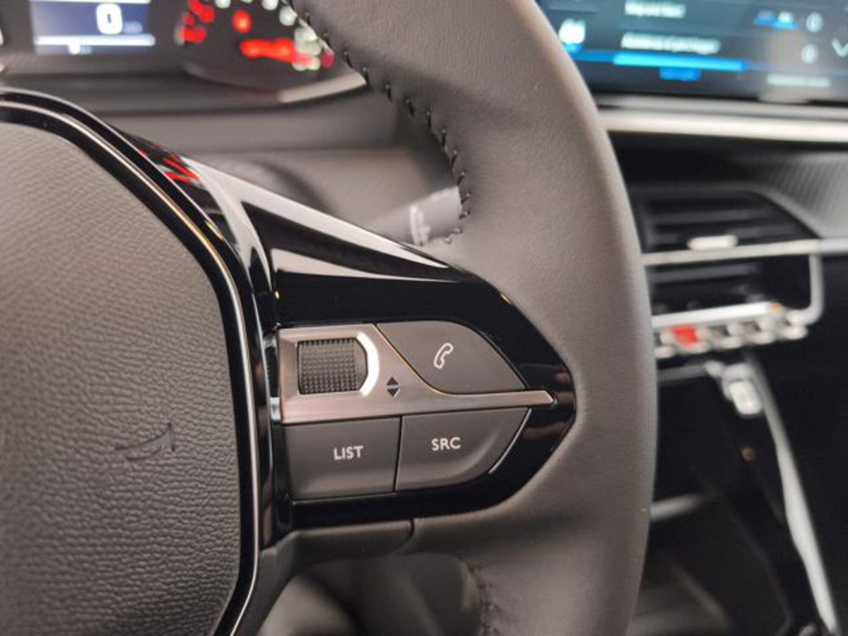 Peugeot 2008 1.2 puretech Style s&s 100cv (15)
