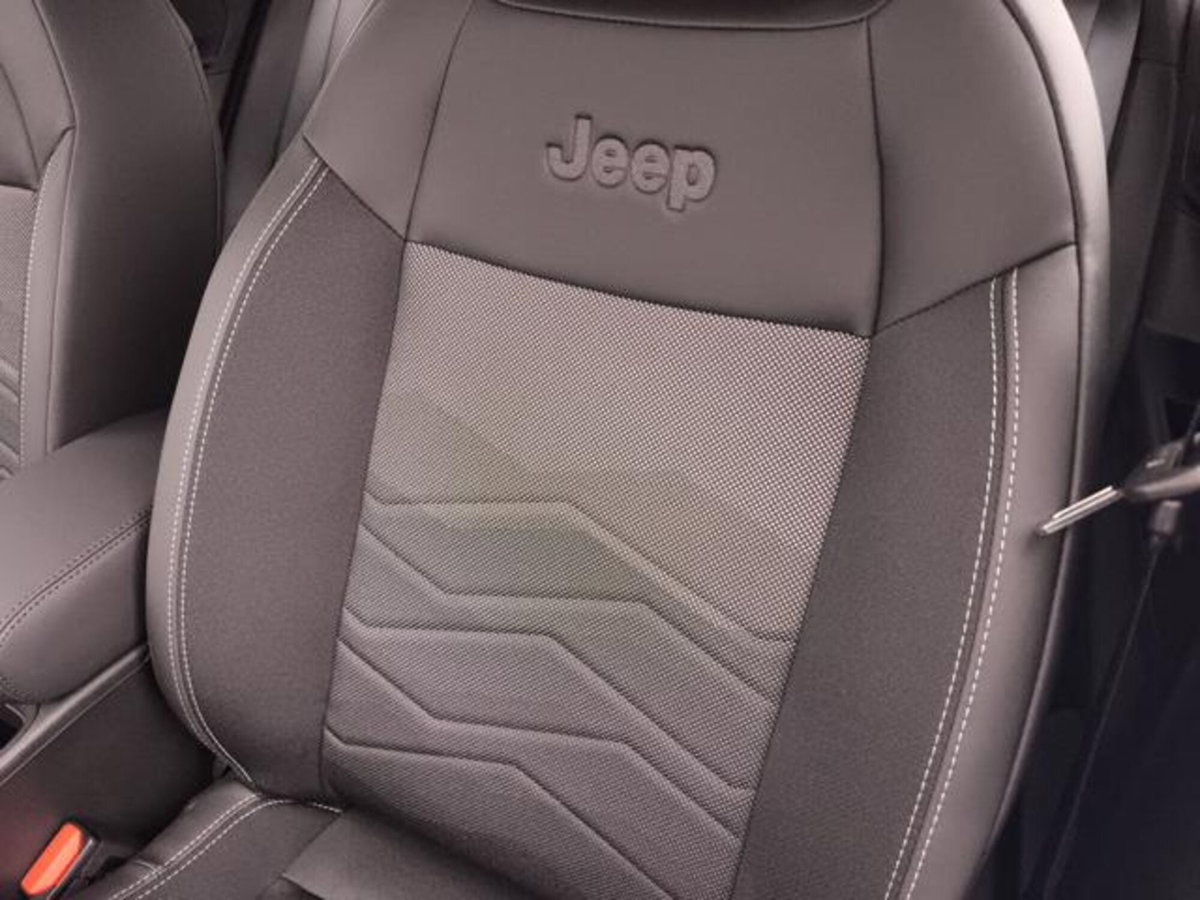 Jeep Avenger 1.2 turbo e-hybrid mhev Altitude fwd 110cv edct6 (18)