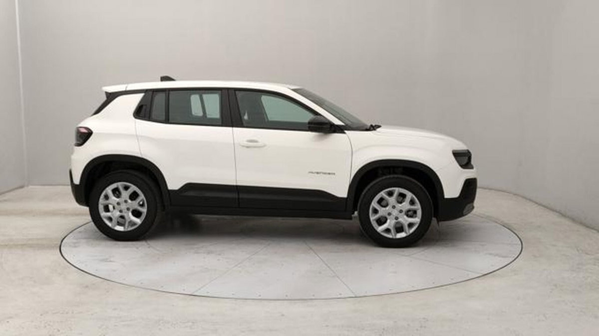 Jeep Avenger 1.2 turbo e-hybrid mhev Altitude fwd 110cv edct6 (6)