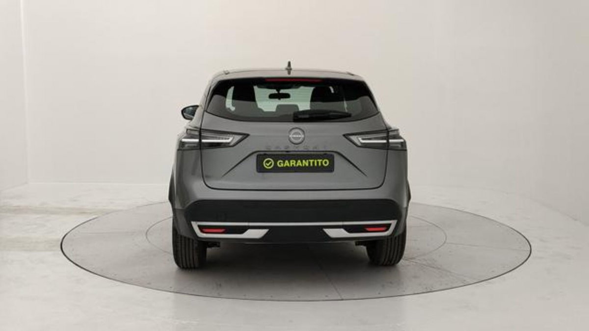 Nissan Qashqai 1.3 mhev Acenta 2wd 140cv (4)
