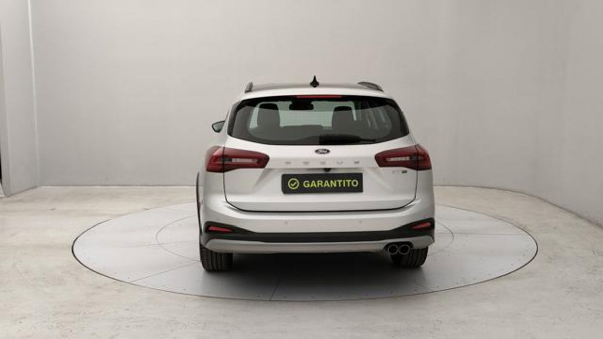 Ford Focus 1.0t ecoboost h 125cv (4)