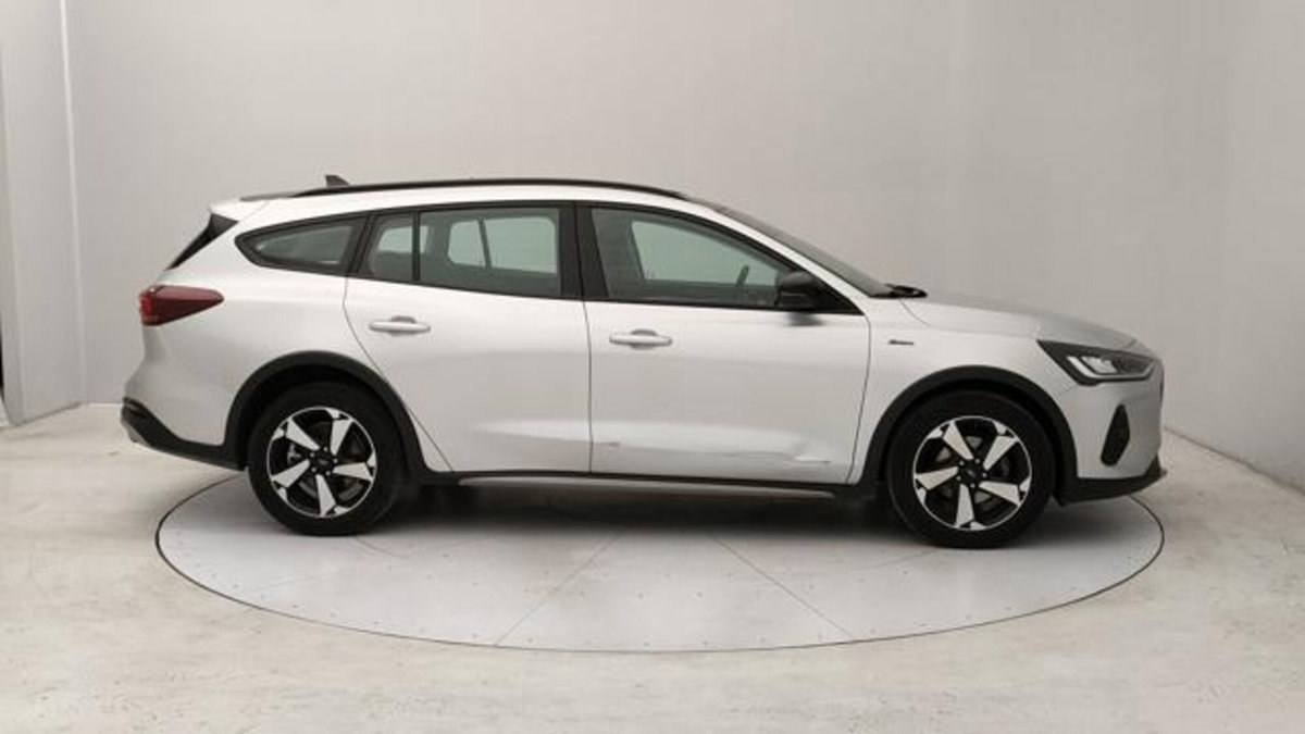 Ford Focus 1.0t ecoboost h 125cv (6)
