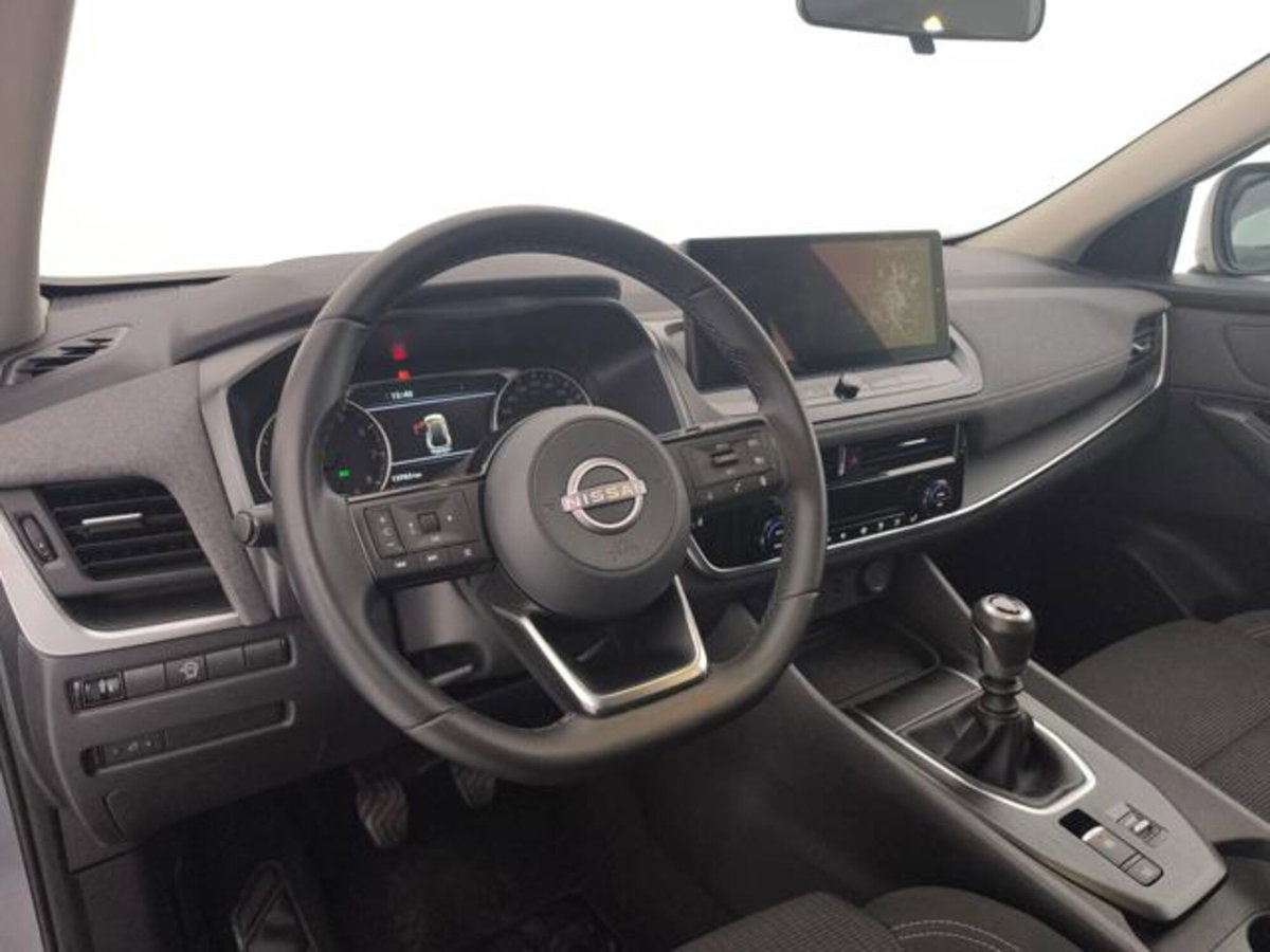 Nissan Qashqai 1.3 mhev Acenta 2wd 140cv (10)