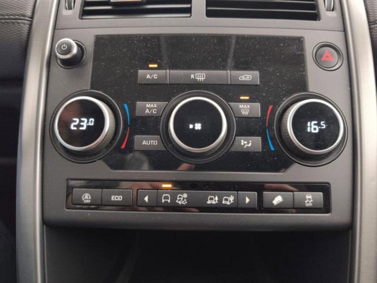 Land Rover Discovery Sport 2.0 TD4 180 CV HSE Luxury (17)