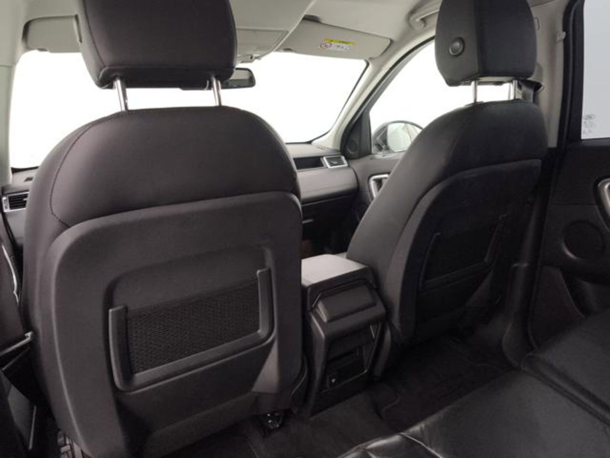 Land Rover Discovery Sport 2.0 TD4 180 CV HSE Luxury (20)