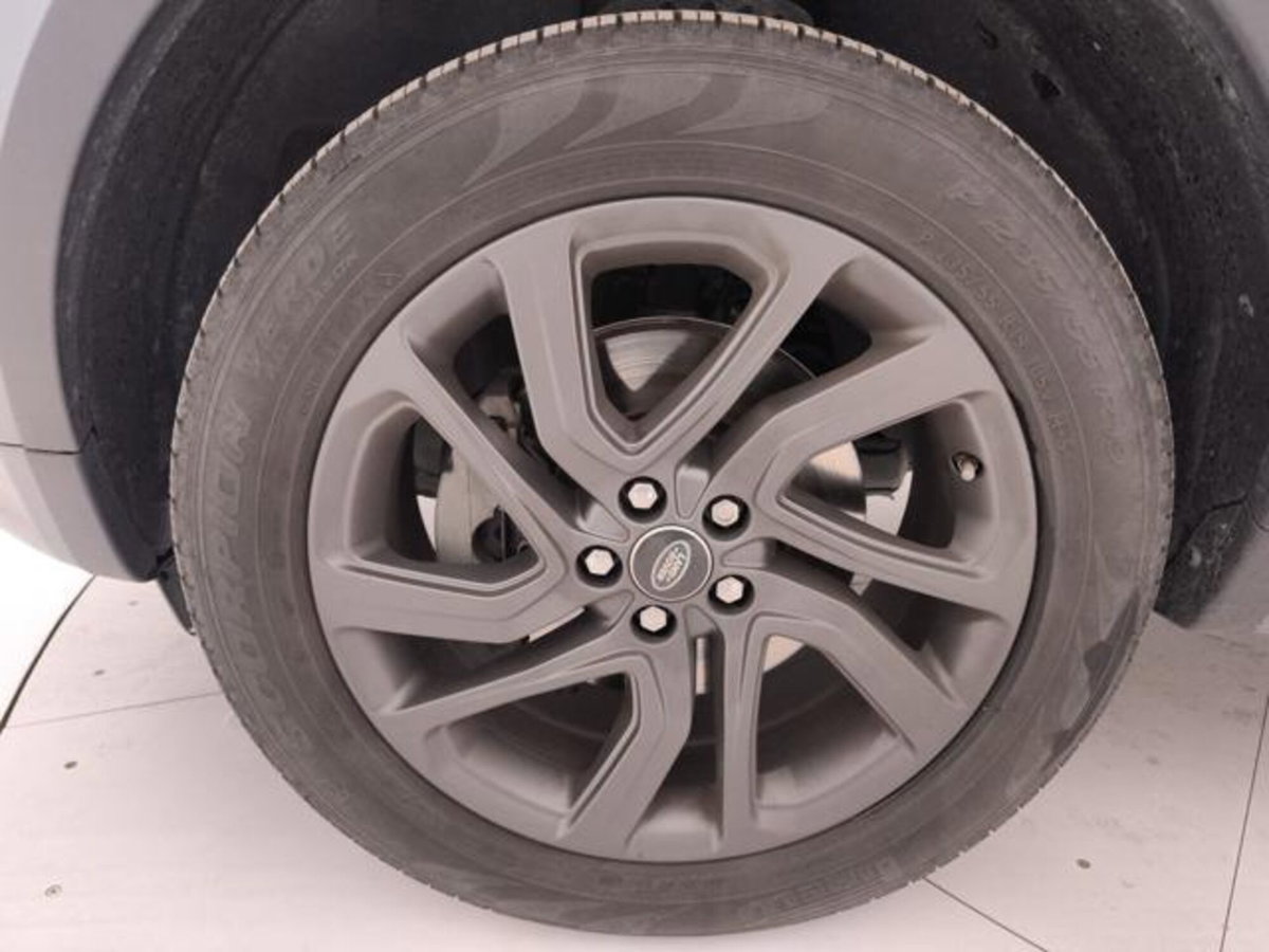 Land Rover Discovery Sport 2.0 TD4 180 CV HSE Luxury (9)