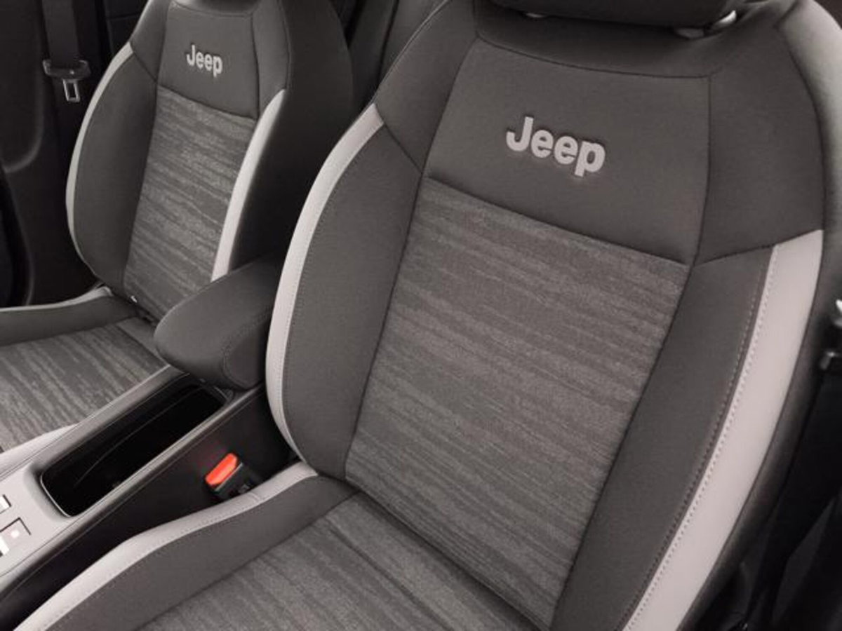Jeep Avenger 1.2 turbo e-hybrid mhev Longitude fwd 110cv edct6 (11)