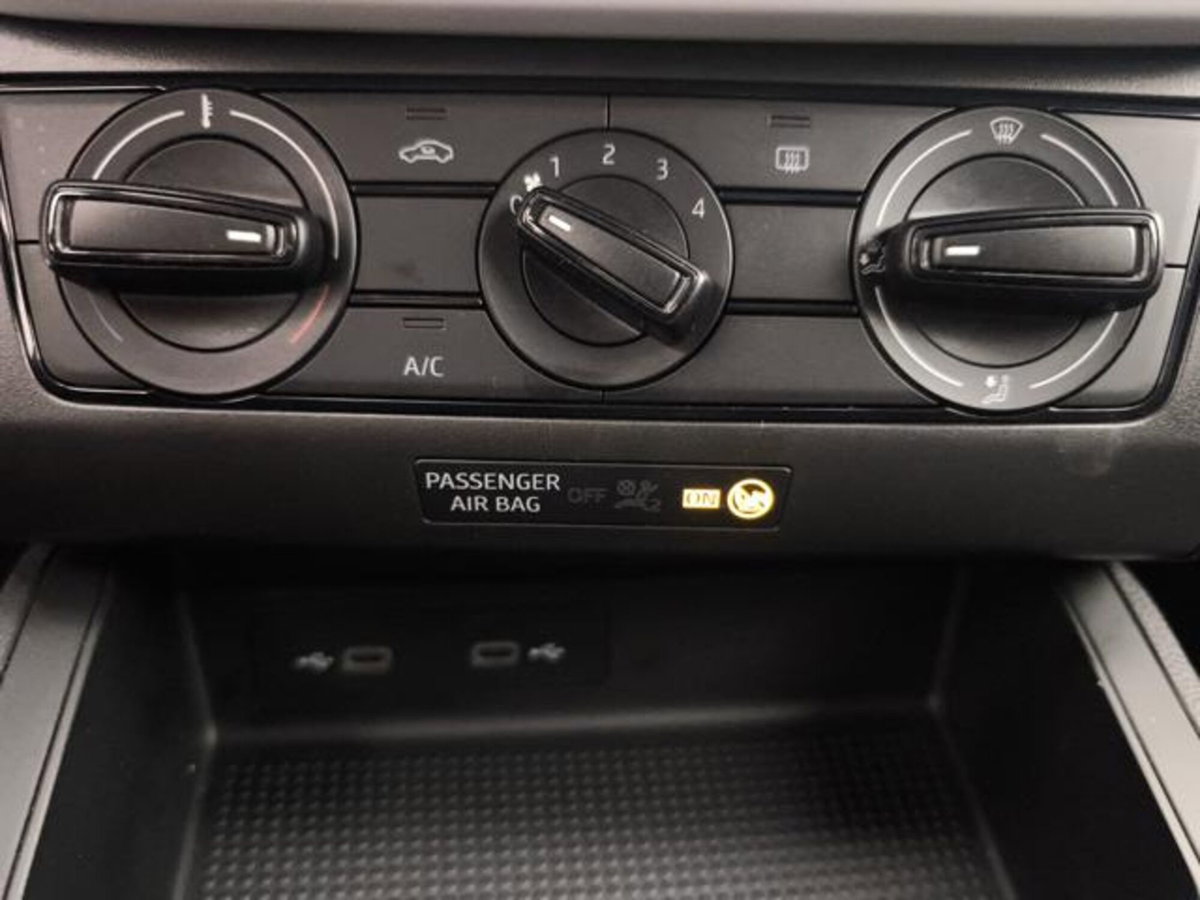 SEAT Ibiza 1.0 TGI 5 porte Reference (15)