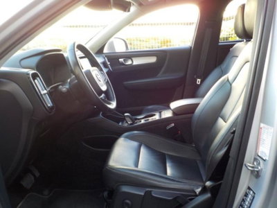 Volvo XC40 D4 AWD Geartronic (15)