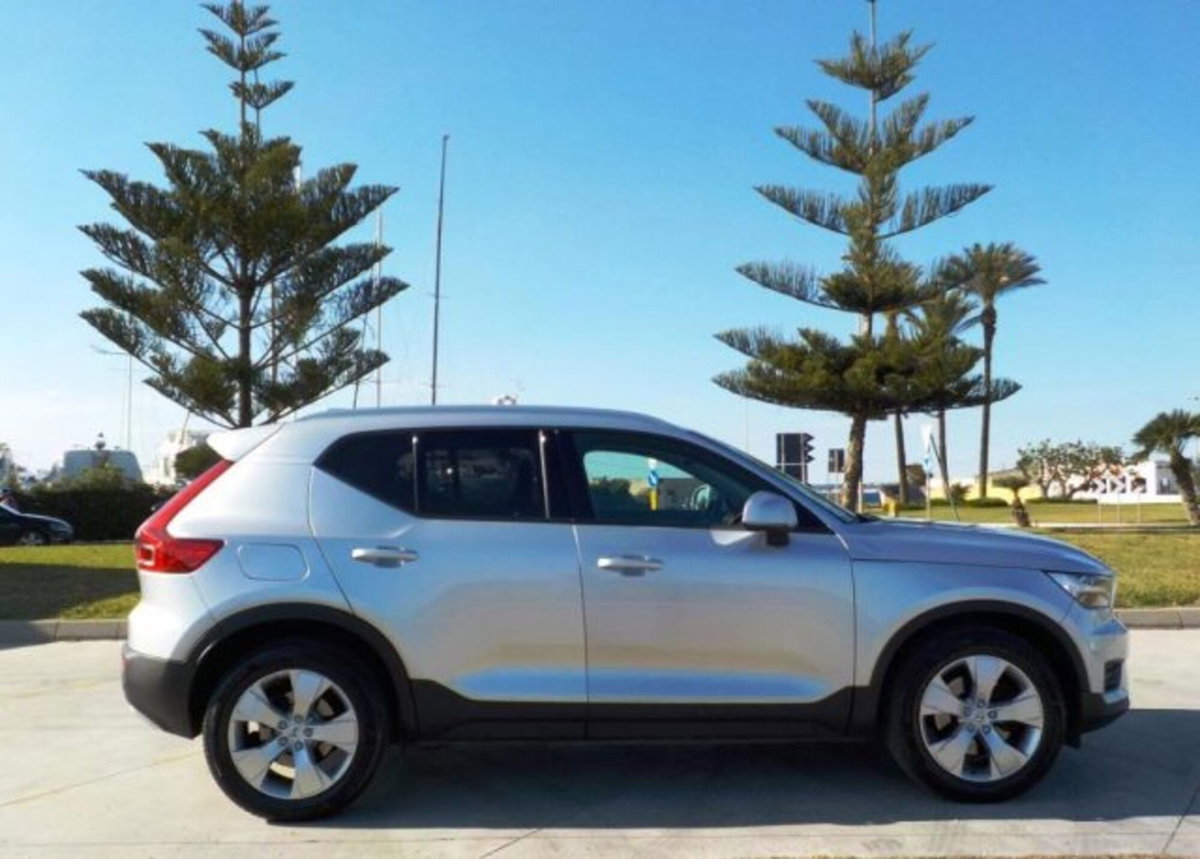 Volvo XC40 D4 AWD Geartronic (4)