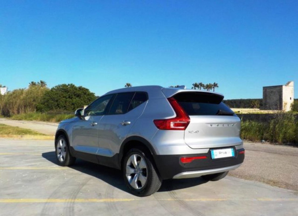 Volvo XC40 D4 AWD Geartronic (7)