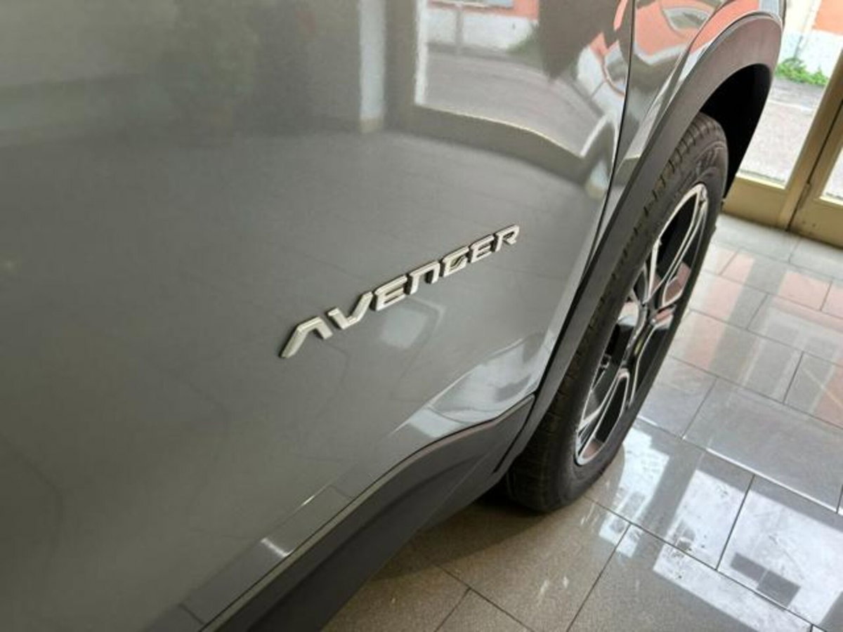Jeep Avenger 1.2 turbo Summit fwd 100cv (7)
