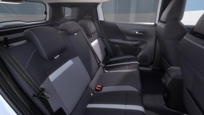 Opel Frontera 1.2 hybrid GS 145cv edct (6)